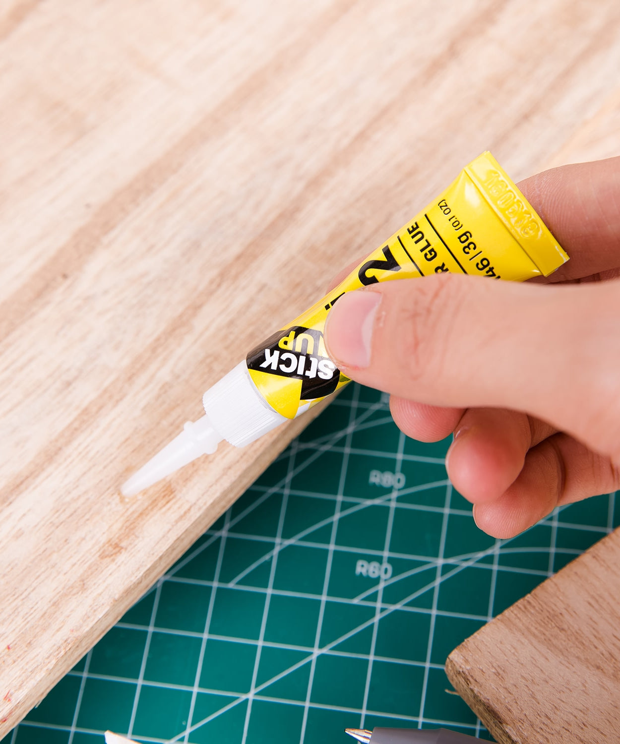 Lipici superglue 3g Deli