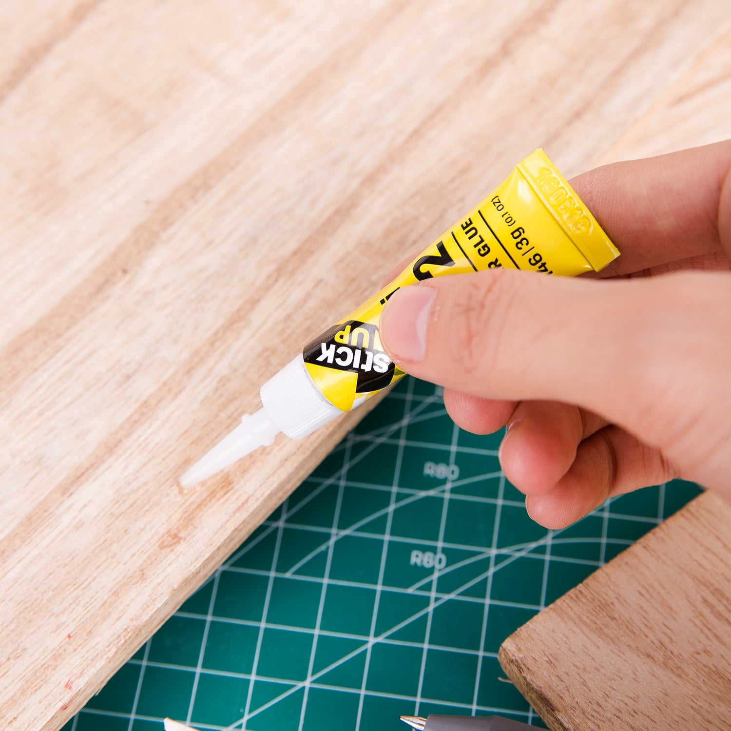 Lipici superglue 3g Deli