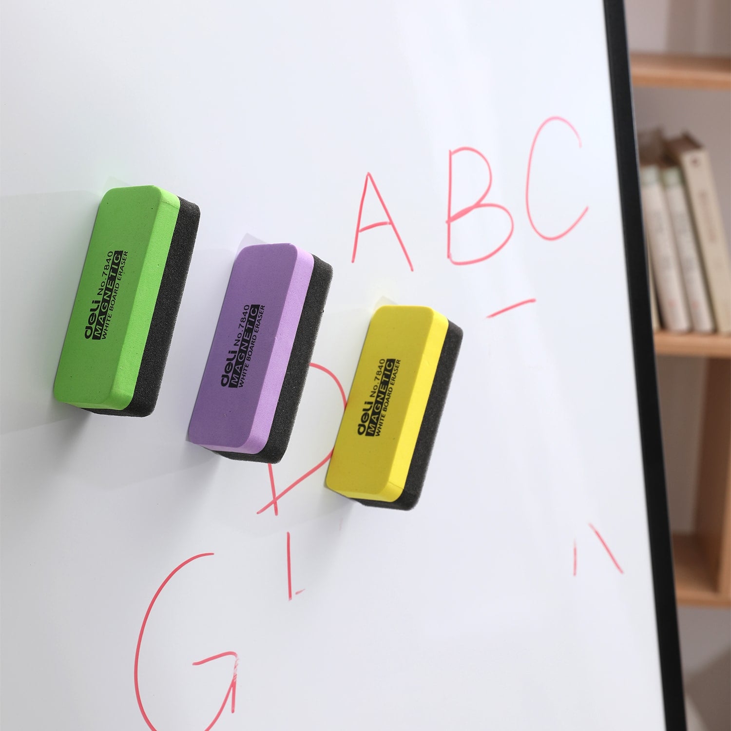 Burete magnetic colorat whiteboard Deli