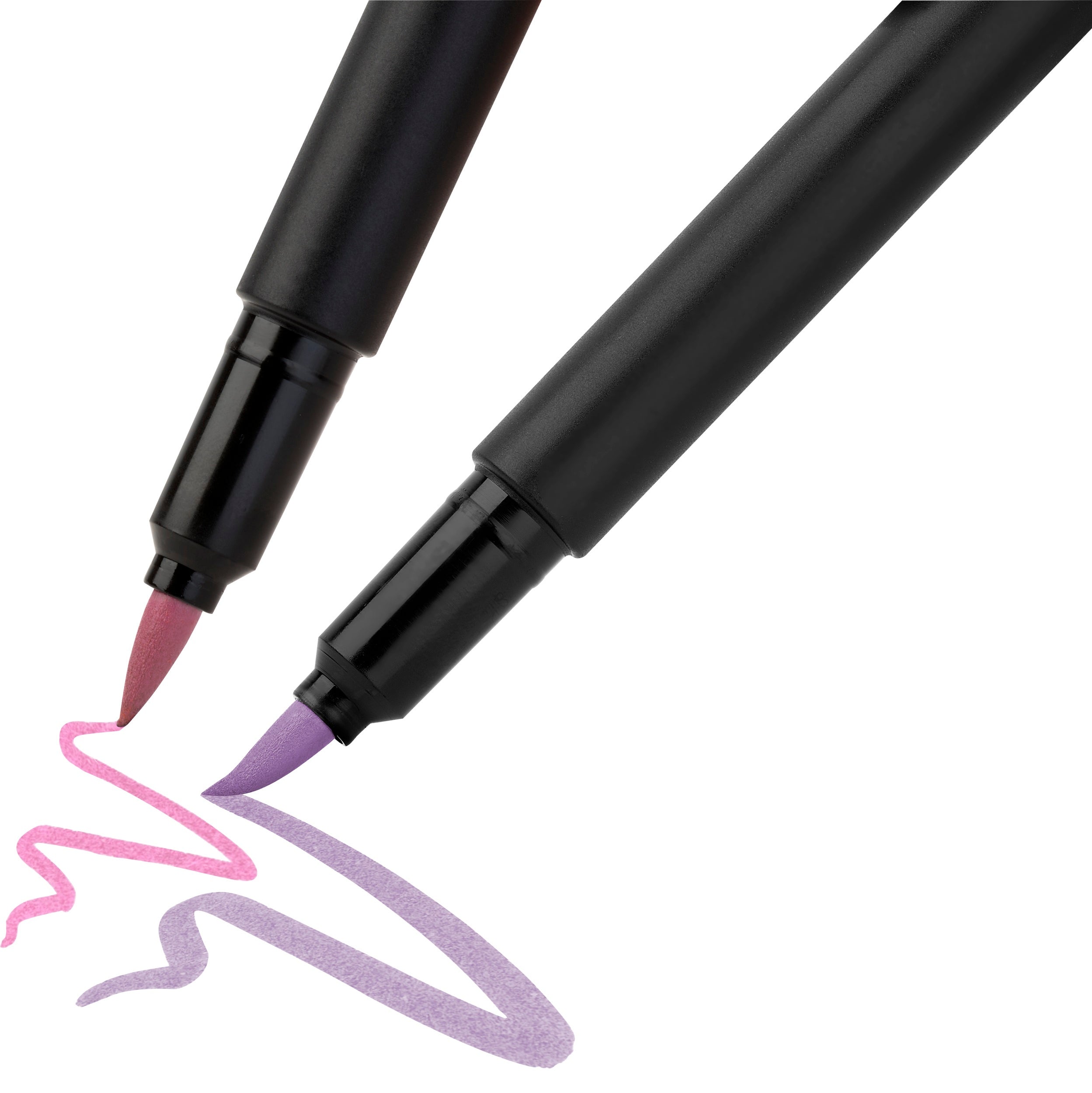 Set 6 brush pens Faber-Castell Black Edition în culori pastel, markere artistice cu vârf pensulă flexibila, ideale pentru desen, caligrafie, lettering și ilustrație. Brush pens Faber-Castell oferă culori pastelate vibrante, aplicare uniformă și precizie pentru artiști și pasionați de artă.