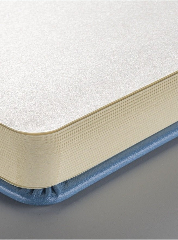 Sketchbook Talens Art Creation Light Blue - 12x12 cm - din categoria , ideal pentru scoala si teme zilnice, produs original disponibil din stoc