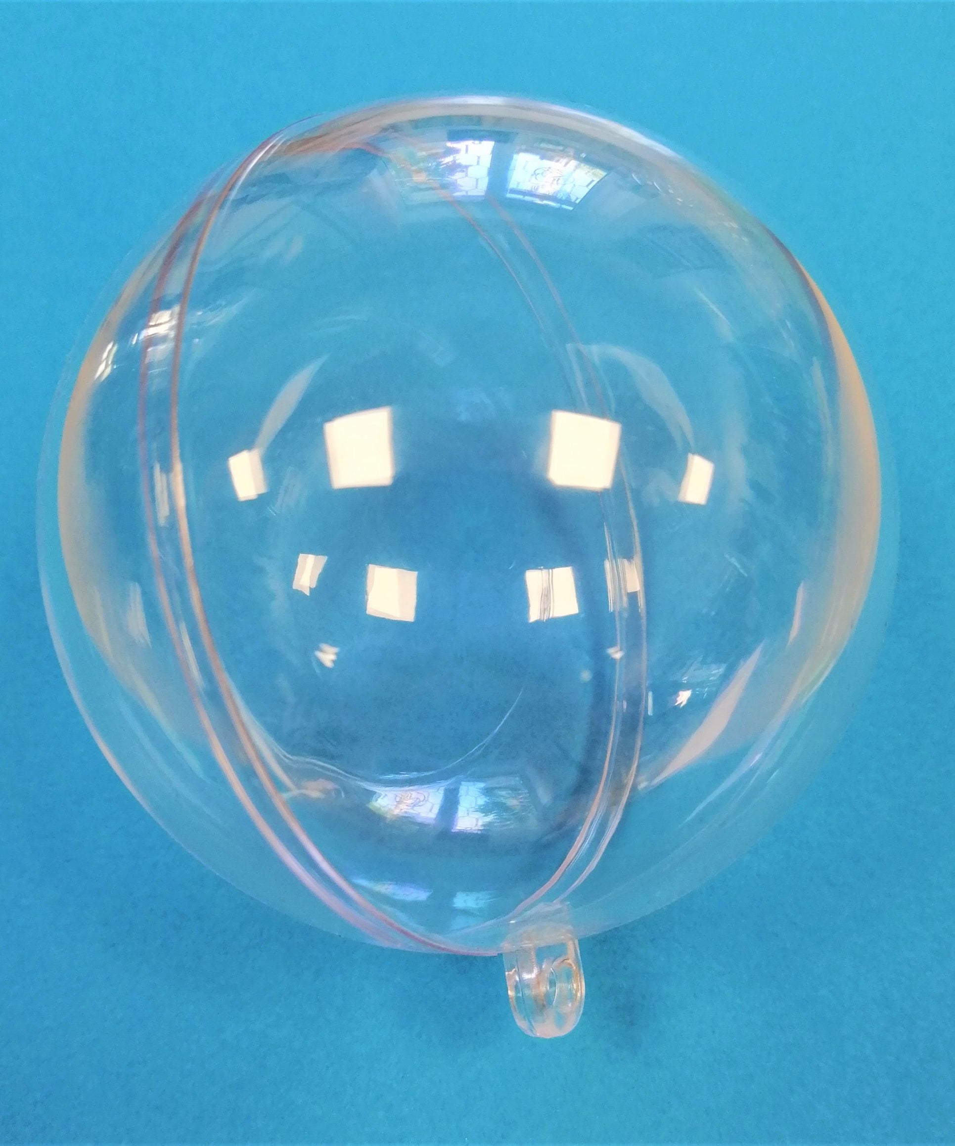 Bila din plastic transparent