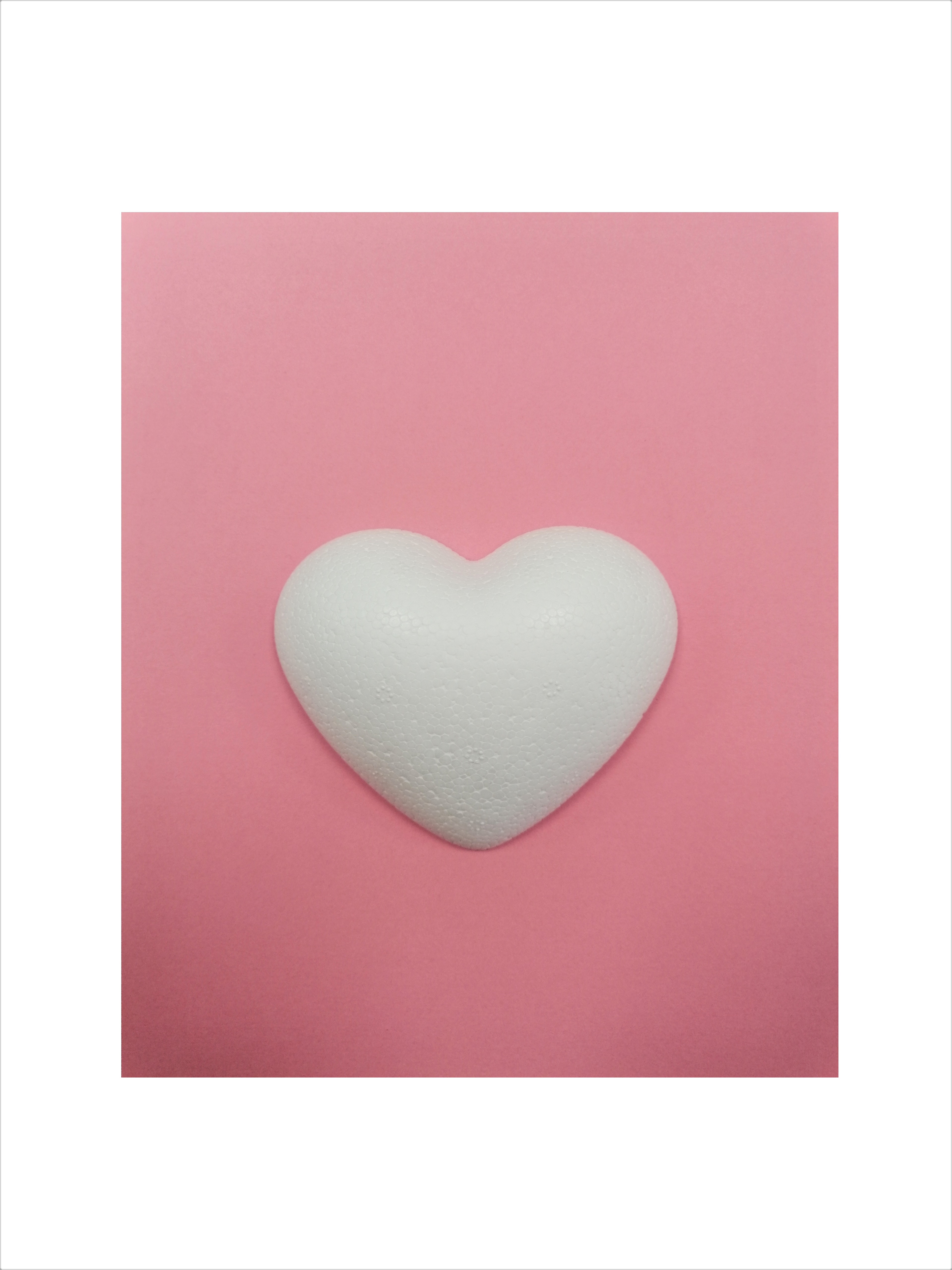 Acuarella - culori acrilice, accesorii papetarie, pensule, carioci si markere etc - Inima din polistiren jumatate 9 cm din categoria Arts & Entertainment > Hobbies & Creative Arts > Arts & Crafts > Art & Crafting Materials > Craft Shapes & Bases > Craft Foam & Styrofoam, util pentru elevi, studenti si profesori, pret avantajos in magazin online