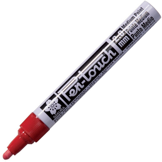 Marker Sakura Pen-Touch cu cerneală pe bază de ulei, cu pompă de activare pentru controlul precis al fluxului de vopsea, ideal pentru linii uniforme și detalii.