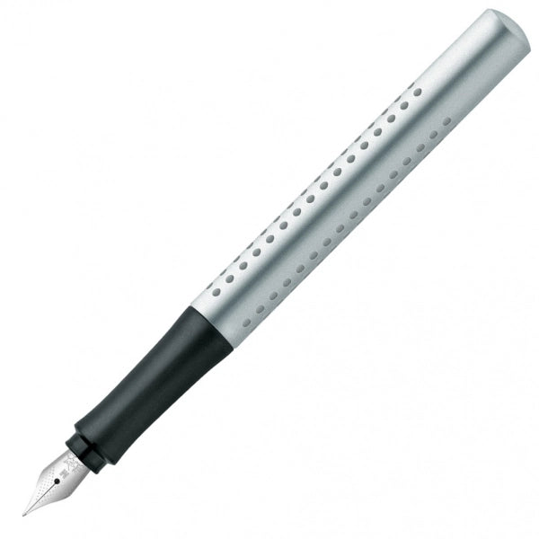 Acuarella - culori acrilice, accesorii papetarie, pensule, carioci si markere etc - Stilou GRIP 2011 Argintiu - penita M - Faber-Castell din categoria , potrivit pentru uz profesional si hobby, disponibil online cu livrare rapida