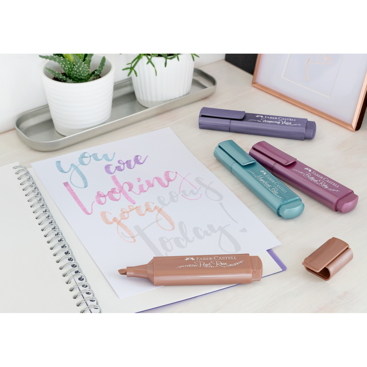 Textmarker evidentiator set 4 culori metalizate Faber-Castell