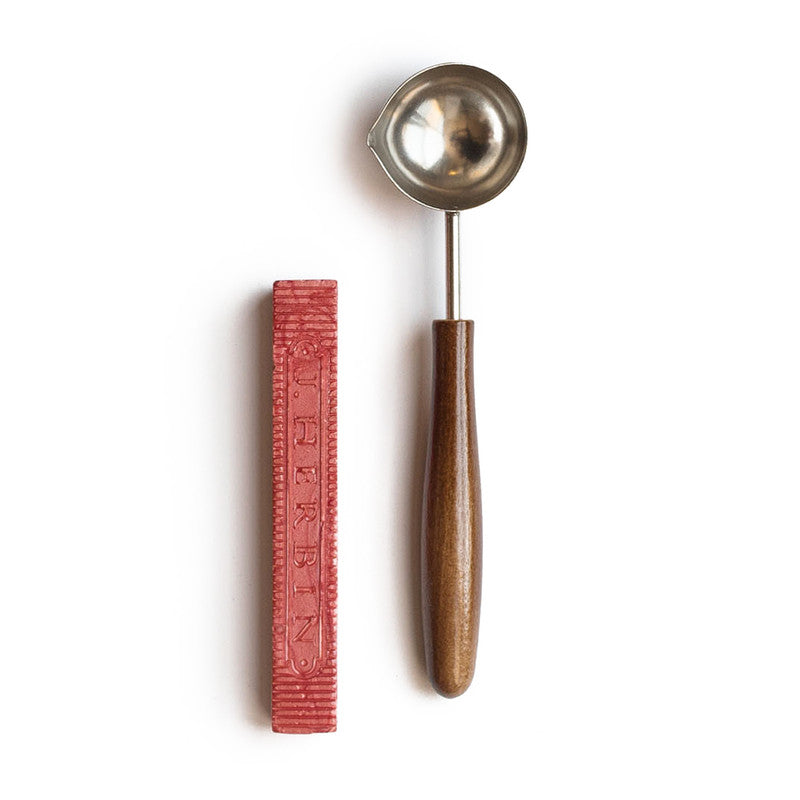 Acuarella - culori acrilice, accesorii papetarie, pensule, carioci si markere etc - Set ceara sigiliu si lingura turnare Herbin din categoria , ideal pentru scoala si teme zilnice, calitate premium pentru rezultate excelente