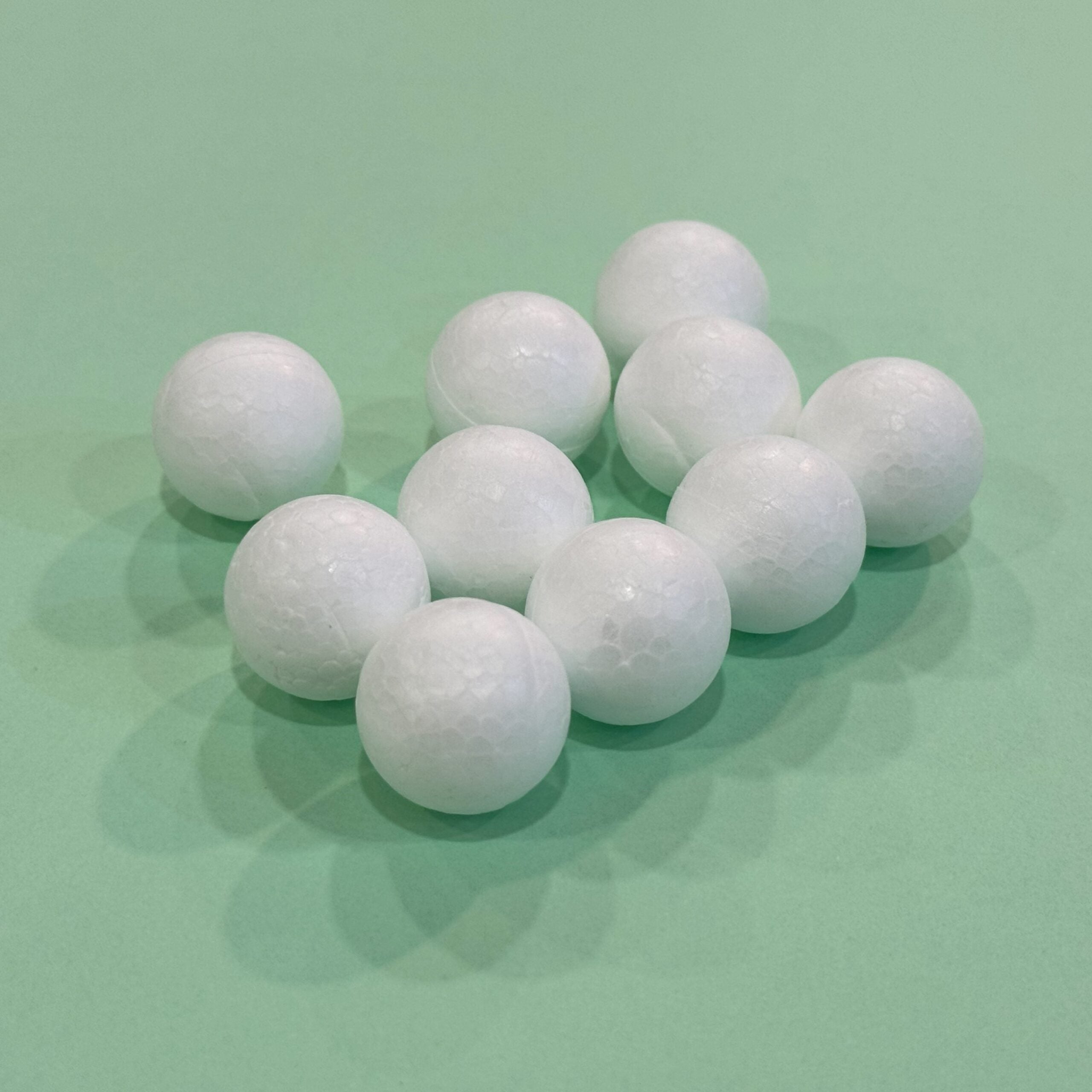 Bila de polistiren intreaga la set