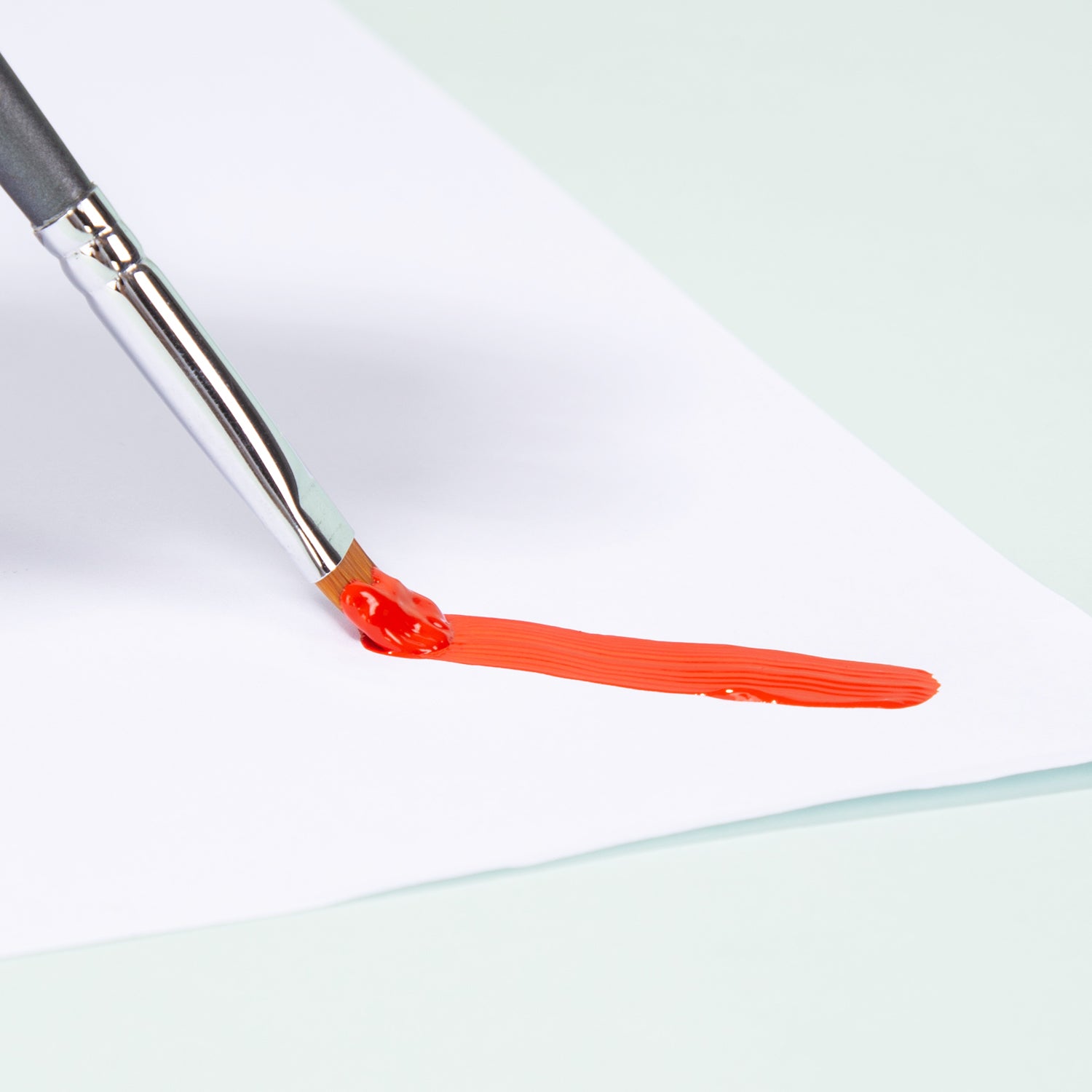 Set de tempera Deli cu 24 culori intense, fiecare tub de 12ml, ideal pentru pictura creativa, proiecte scolare, hobby sau birou, culori usor de aplicat si amestecat, potrivit pentru incepatori si artisti, set complet pentru desen, proiecte artistice si activitati creative.