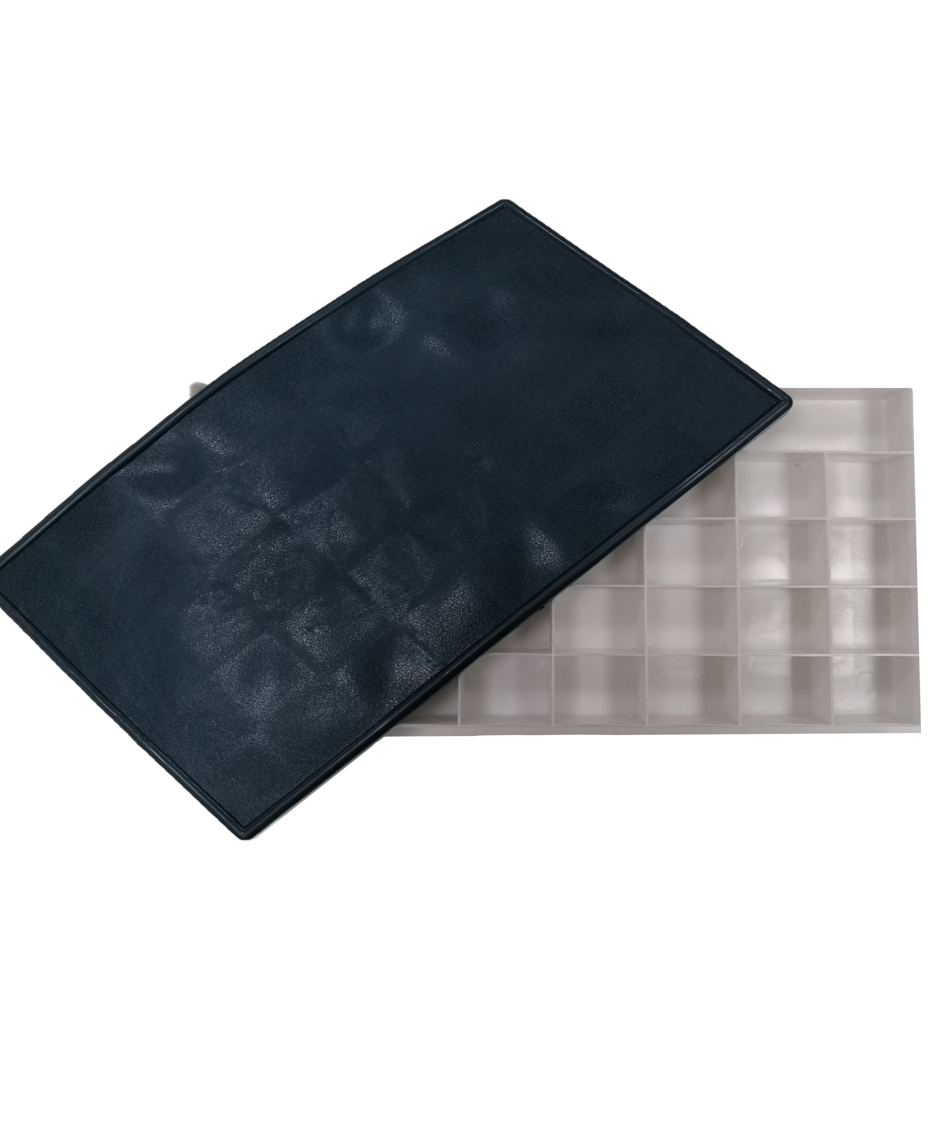 Cutie pentru culori cu capac silicon - 36 locuri -  din categoria , recomandat pentru desen si activitati creative, produs original disponibil din stoc