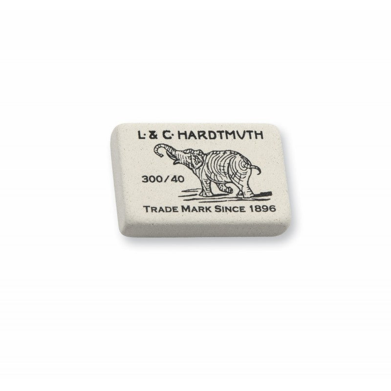 Radieră Koh-I-Noor Elefant – radieră naturală din cauciuc de înaltă calitate, ideală pentru ștergerea creioanelor grafit. Potrivită pentru desen artistic, schiță și uz școlar. Radieră moale și precisă, marca Koh-I-Noor, preferată de artiști și elevi. Accesoriu esențial pentru artă, birou și papetărie.